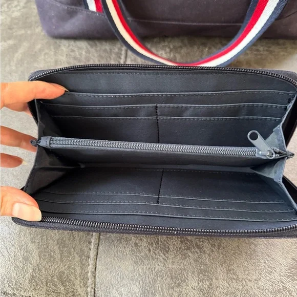 Tommy Hilfiger Black Tote and Wallet Set with Red and White Straps - Picture 4 of 12